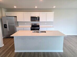 655 NW Williamsburg Ln in Waukee, IA - Building Photo - Building Photo