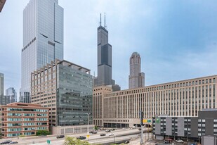 500 S Clinton St, Unit 510 in Chicago, IL - Building Photo