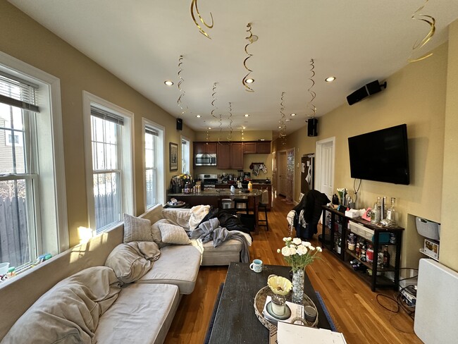 148 Hillside St, Unit 1