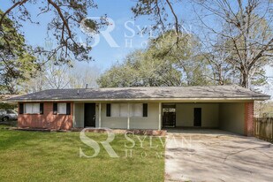 1358 Deerfield Ln in Jackson, MS - Building Photo