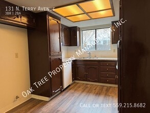 131 N Terry Ave in Clovis, CA - Building Photo - Building Photo