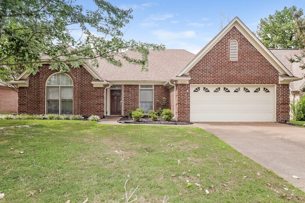 8695 River Mill Cove in Memphis, TN - Building Photo