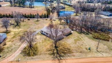 1113 W Hoover Rd in Kingman, KS - Building Photo - Building Photo