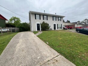 818 Netherlands Dr in Nashville, TN - Building Photo - Building Photo