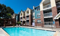 Building Photo - Parliament Apartamentos in Denver, Colorado