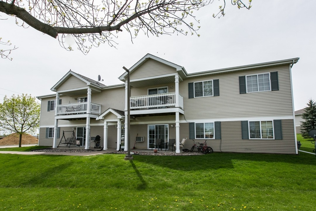 Willowbrook Glen in Cuba City, WI - Foto de edificio