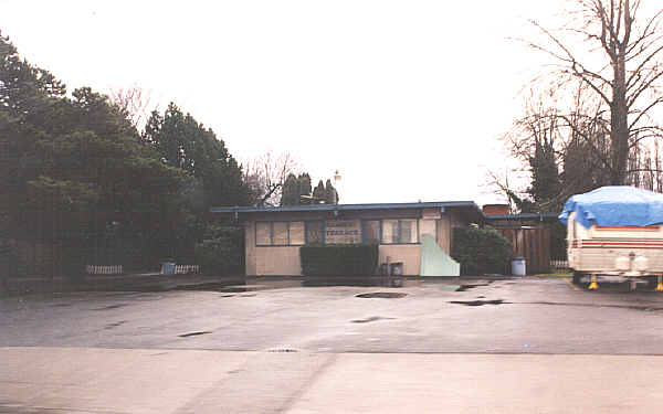 Hunt's Courtyard in Beaverton, OR - Foto de edificio - Building Photo