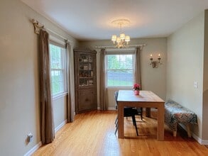 6 Chestnut St in Westborough, MA - Foto de edificio - Building Photo