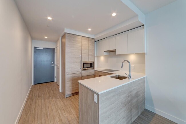 13615 Fraser Hwy in Surrey, BC - Building Photo - Building Photo