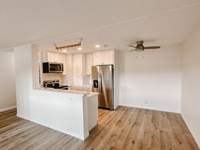 10425 Caminito Cuervo, Unit #210 in San Diego, CA - Building Photo - Building Photo