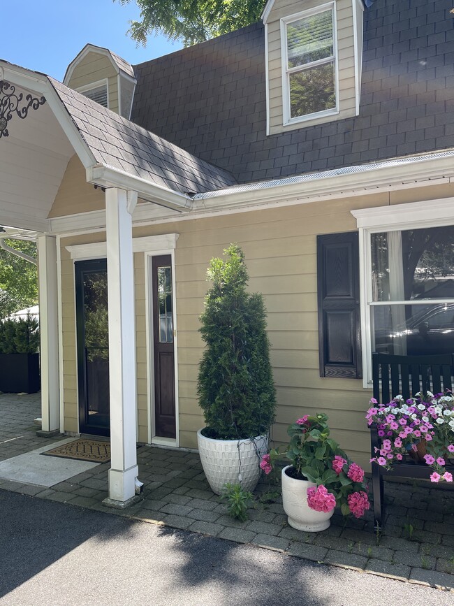 1 Division St in Cold Spring, NY - Foto de edificio - Building Photo