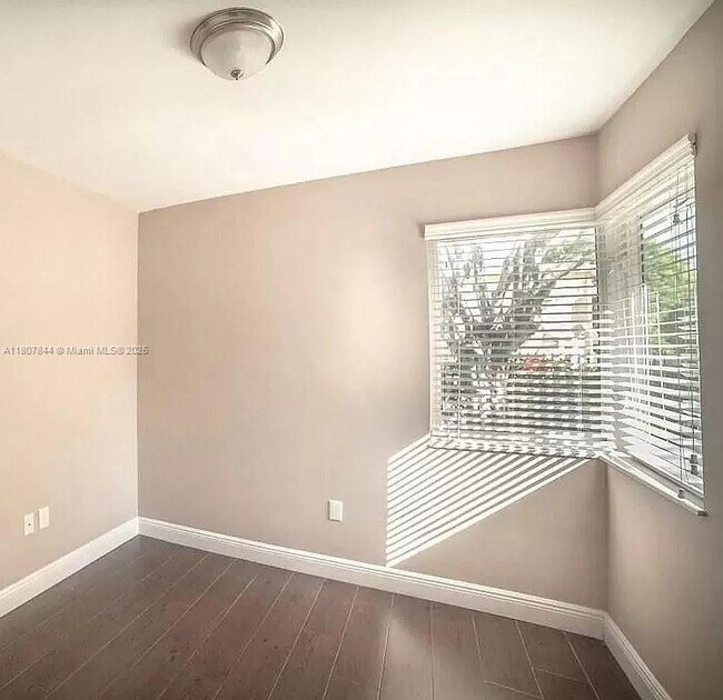 500 SW 9th Ave in Miami, FL - Building Photo - Building Photo