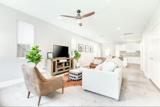119 E 32nd St-Unit -ID1060787P in Houston, TX - Building Photo - Building Photo