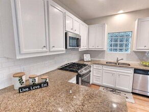 3730 Main Poplar Dr in Houston, TX - Building Photo - Building Photo