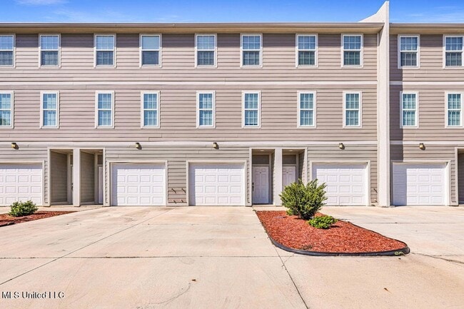 103 E Orchard Loop in D'Iberville, MS - Building Photo - Building Photo