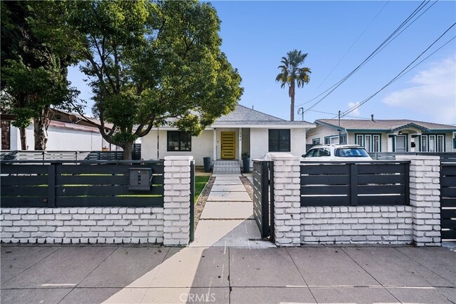 property at 242 Thorne St