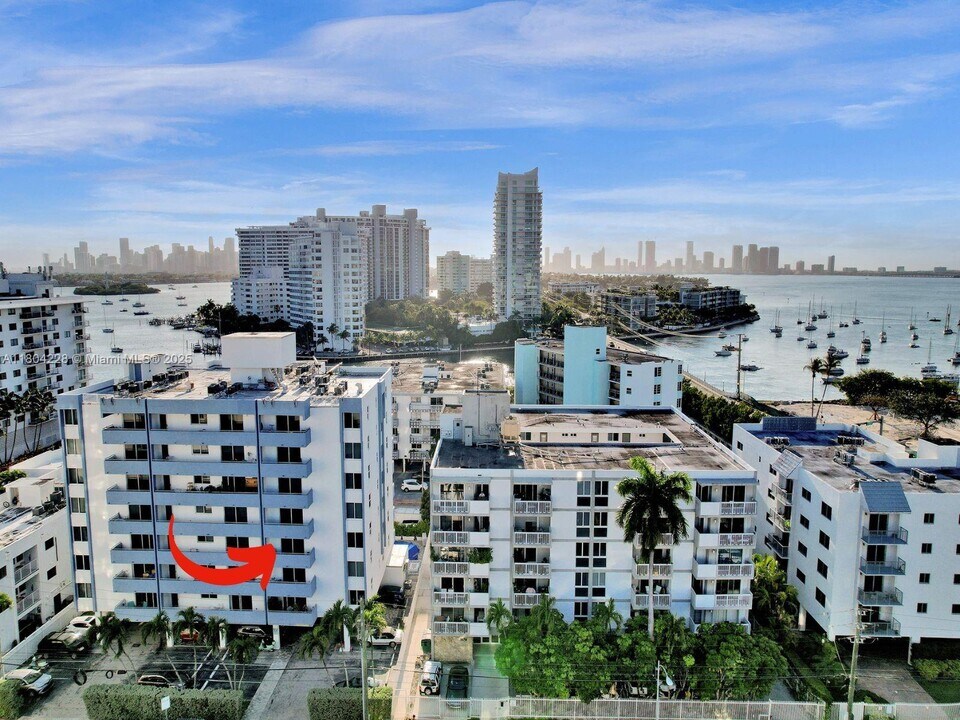 1658 Bay Rd in Miami Beach, FL - Foto de edificio