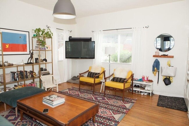 1513 Murray Dr in Los Angeles, CA - Foto de edificio - Building Photo