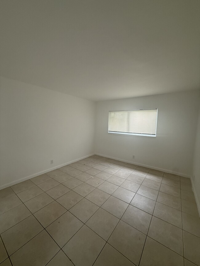 2916 NW 55th Ave in Lauderhill, FL - Building Photo - Building Photo