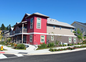 Bay Vista South in Bremerton, WA - Foto de edificio - Building Photo