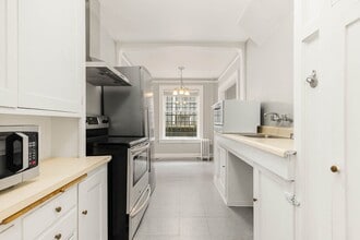 321 Boylston Ave E in Seattle, WA - Building Photo - Building Photo