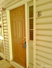 81 Inverness Dr in Edison, NJ - Building Photo - Building Photo