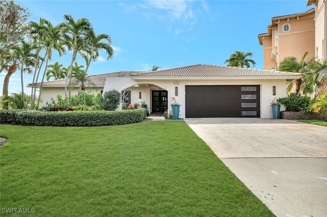 236 Lagoon Ave in Naples, FL - Building Photo - Building Photo