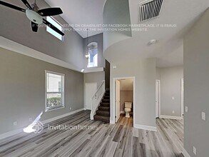 10605 Marlington Pl in Tampa, FL - Foto de edificio - Building Photo