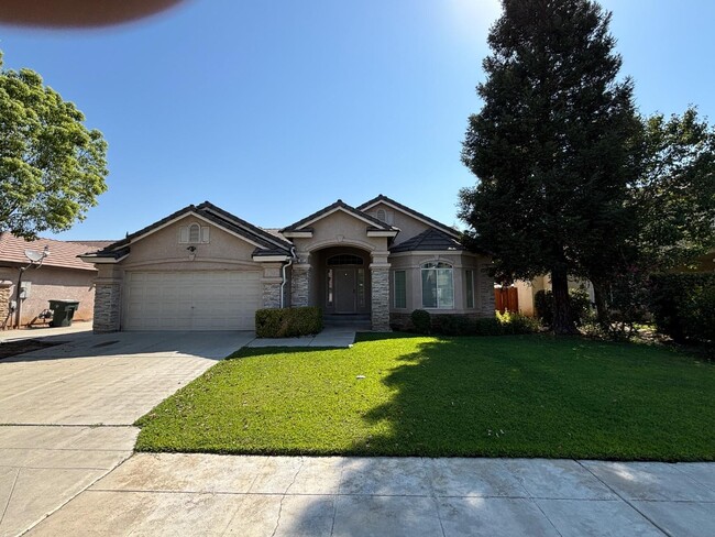 87 N Helm Ave in Clovis, CA - Building Photo - Building Photo