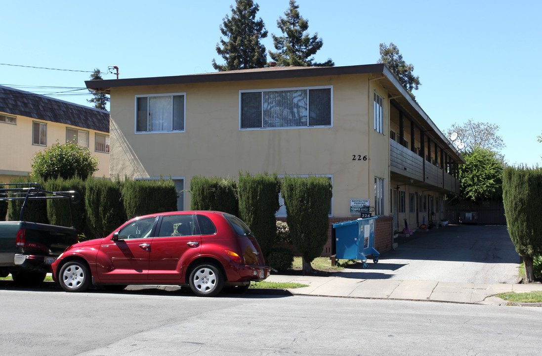 226 Lincoln Ave in Redwood City, CA - Building Photo