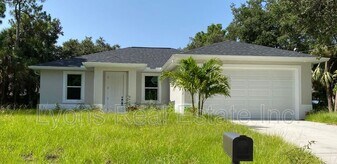 2635 Starview Ave in North Port, FL - Building Photo