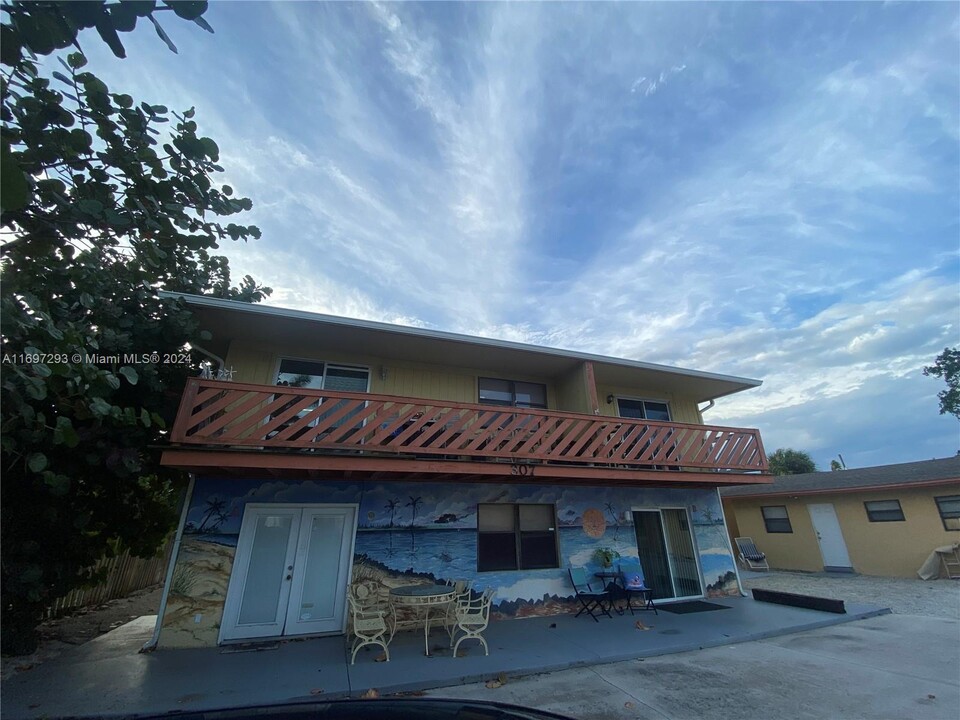 307 S Ocean Dr in Fort Pierce, FL - Building Photo