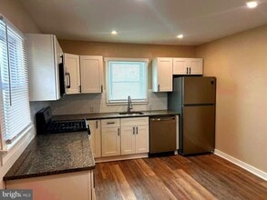 1063 Tanyard Rd in Deptford, NJ - Building Photo - Building Photo