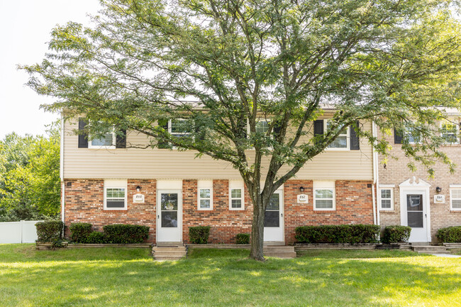 Seven Oaks Townhomes in Edgewood, MD - Foto de edificio - Building Photo