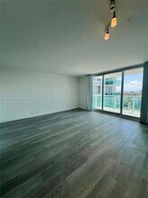 1000 West Ave, Unit 1431 in Miami Beach, FL - Building Photo - Building Photo