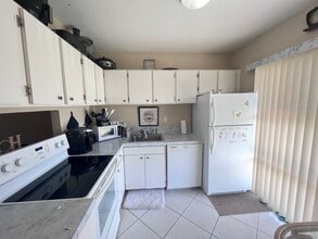 721 S Beach St, Unit 115 A in Daytona Beach, FL - Building Photo - Building Photo