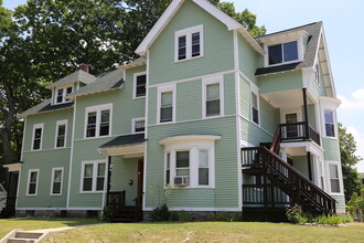 16 Charlotte St, Unit 2nd Floor with Balcony in Worcester, MA - Building Photo - Building Photo