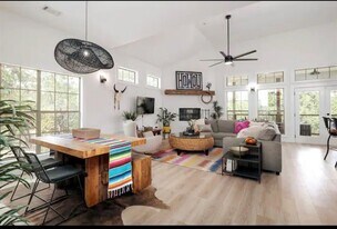 506 Beauchamp Rd in Dripping Springs, TX - Building Photo