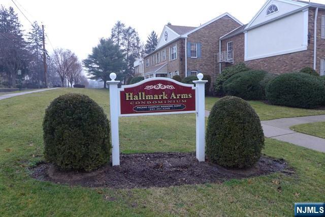 350 Maple Ave in Oradell, NJ - Building Photo