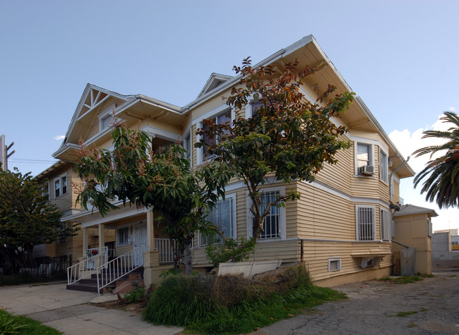 1312 W 8th St in Los Angeles, CA - Foto de edificio - Building Photo