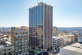 The Deneau in Dayton, OH - Foto de edificio - Primary Photo