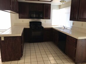 25090 Middlebrook Way in Moreno Valley, CA - Building Photo - Building Photo