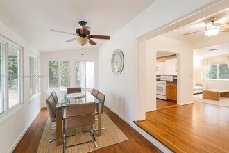 1055 NE 121st St in North Miami, FL - Building Photo - Building Photo