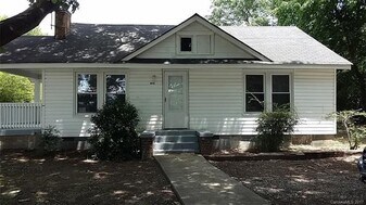 808 NC-161 in Bessemer City, NC - Building Photo