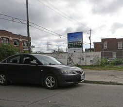 Piano Towns in Toronto, ON - Building Photo - Building Photo