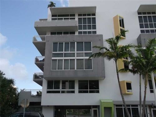 225 179th Dr in Sunny Isles Beach, FL - Building Photo - Building Photo