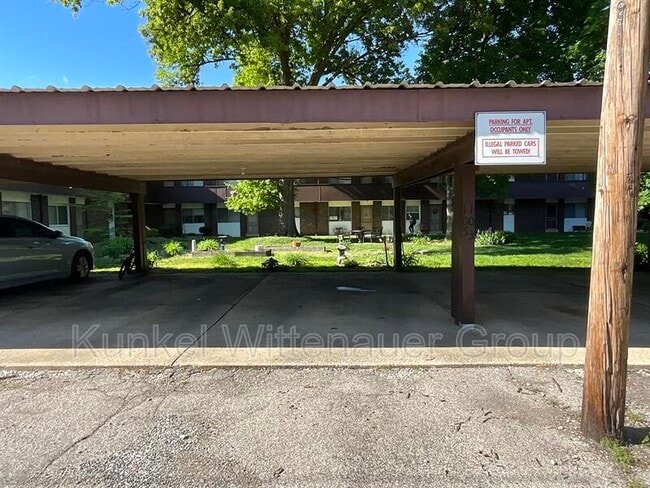 900 8th St in Highland, IL - Building Photo - Building Photo