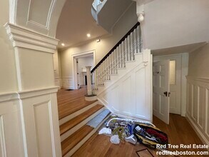 1726 Beacon St in Brookline, MA - Building Photo - Building Photo