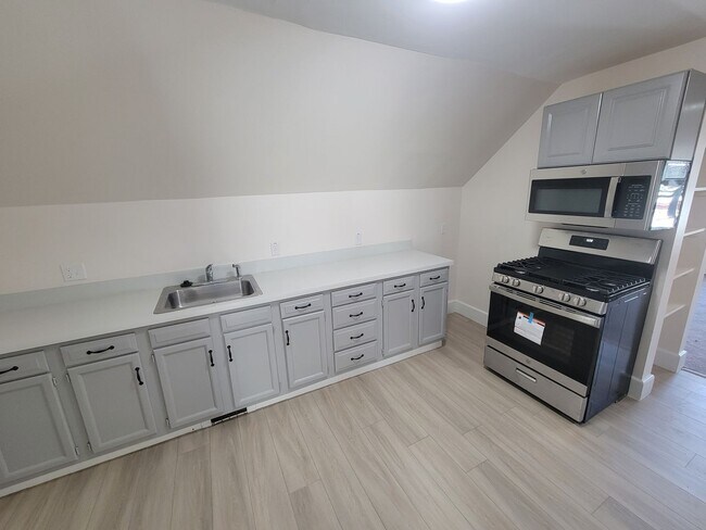 property at 9 Bartlett St