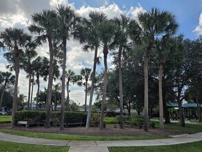 341 NW 55th St in Fort Lauderdale, FL - Foto de edificio - Building Photo